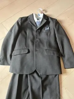 キッズ ストライプ スーツ ダークグレー　卒園式　入学式