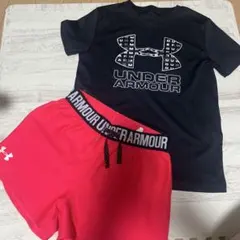 アンダーアーマ　ドライtシャツとパンツのセット