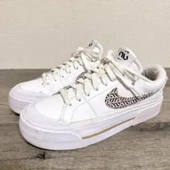 NIKE コートレガシーリフト FD0558-100 厚底スニーカー 24cm