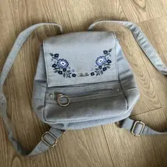 BeBe 刺繍デザイン ブルーリュックのサムネイル