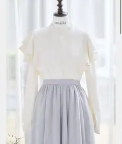 emiriawiz　Petal like frill blouseのサムネイル