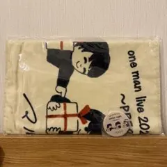 マルシィ　タオルと缶バッジ