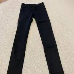 UNIQLO ブラック スキニーデニム　サイズ22