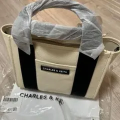 CHARLES & KEITH キャンバスショルダーバッグ