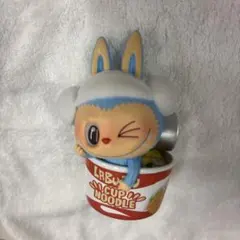 LABUBU CUP NOODLE フィギュア