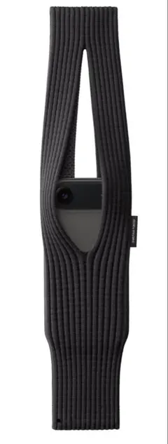 iPhone Pocket by ISSEY MIYAKE ブラック ショート