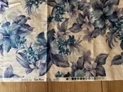 青と白の花柄プリント生地　はぎれ