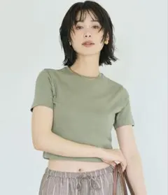 新品未使用タグ付き　coca スムースコンパクトTシャツ　カーキのサムネイル