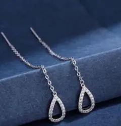 ロップ型ロング チェーン ピアス シルバー揺れる シンプル オフィス エレガント