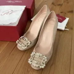 Roger Vivier ロジェヴィヴィエ パンプス パール ビジュー　37のサムネイル