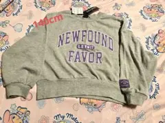 短丈　グレー　ロゴ　トレーナー 140cm