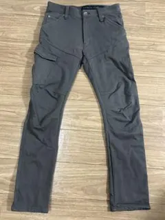 グレー カーゴパンツ ストレッチ素材