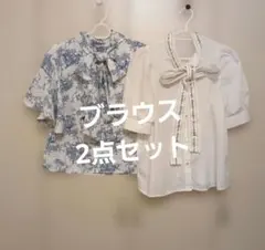 ♥️まとめ売り　青と白の花柄フリルブラウス