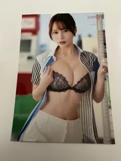 伊藤舞雪　非売品　メーカー正規品　Lサイズ生写真　黒下着のサムネイル
