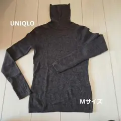 ユニクロ　ダークグレー タートルネック　セーター