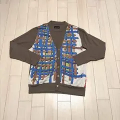 ツモリチサトのブラウンで前身頃イラストデザインがオシャレな綿カーディガン