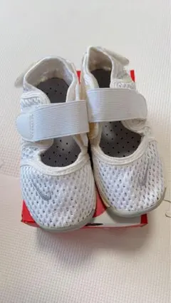 Nike リフト　ベビーサンダル ホワイト 13cm