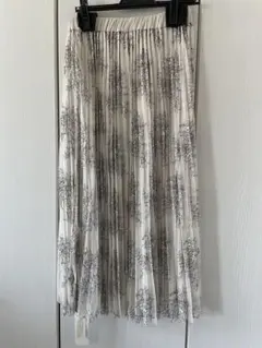 新品 any SiS 花柄刺繍 リバーシブル チュールプリーツスカート