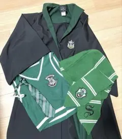 ハリーポッター4点セット(公式ローブ、ネクタイ、ベスト、マフラー)スタジオツアー