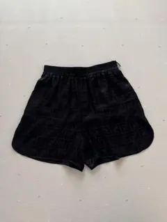 未使用級・現行近】フェンディ ハイウエスト ショートパンツ ブラック