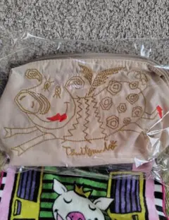ALBEROBELLO ブタ刺繍ポーチ ベージュ
