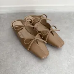 I NEED MORE SHOES スクエアトゥダブルリボンミュール　ベージュ