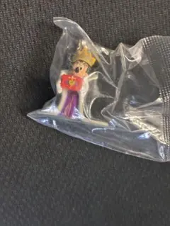 ディズニー　ミニーマウス　チャーム　白雪姫　女王　ウィックドクイーン　ヴィランズ