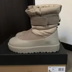 希少人気完売UGG CLASSIC SHORT PULL-ON WEATHER