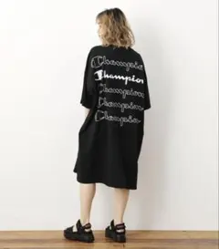 ロデオクラウンズ GU ChampionTシャツワンピース 大きいサイズ 原宿
