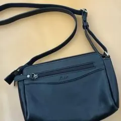 Dakota ブラックレザー ショルダーバッグ