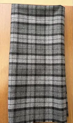 【期間限定お値下げ】チェック柄　ウール　服生地　ハギレ　約77㎝×130㎝