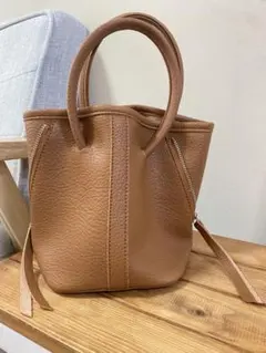 コカ レザー風ハンドバッグ