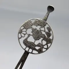 081511　アンティーク　金工　銀色　透彫　鳳凰と菊　平打ち　かんざし