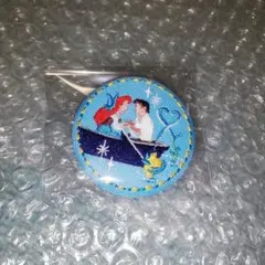 ディズニー　刺繍缶バッジビスケット　リトルマーメイド　アリエル