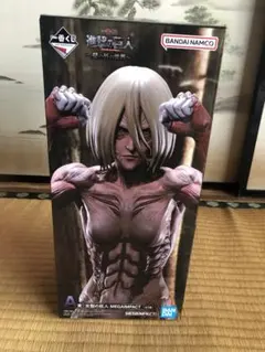 女型の巨人 フィギュア MEGAIMPACT