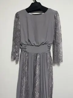 【選べる2タイプ】レース＆シフォンプリーツロングフレアパーティードレスグレージュ