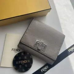 175 美品 FENDI フェンディ ピーカブー 2つ折り財布