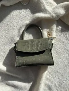 クロコダイル型 グレー ハンドバッグ