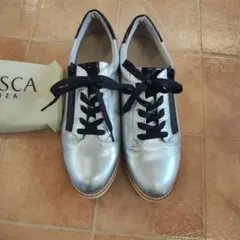 FRESCA GINZA シルバー ローファー スニーカーのサムネイル