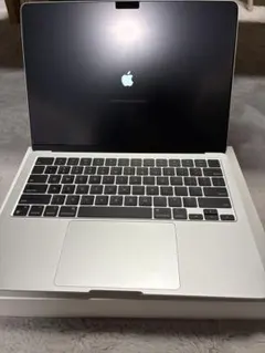 【極美品】MacBook Air M2 13.6 シルバー USキー充 放電2回
