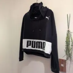 PUMA フード付きクロップドパーカー ブラック