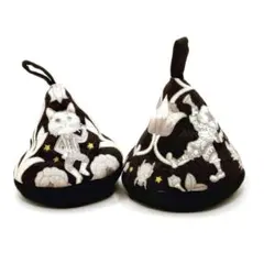 華やか♡大人可愛い　アンティーク感　たっぷり　ネコ　サーカス柄　三角鍋つかみ