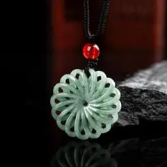 天然翡翠 ペンダントトップ 鹿 花 彫刻 玉飾 ミャンマー産 ヒスイ 天然翡翠 ペンダントトップ 鹿 花 彫刻 玉飾 ミャンマー産 ヒスイ