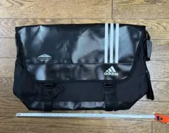 adidas 読売巨人軍の年間シート用のバッグ