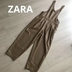 美品　ZARA エコレザー　サロペット　ベージュ　シンプル　無地