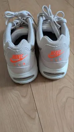 NIKE AIR MAX スニーカー ベージュのサムネイル