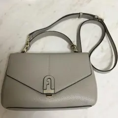 グレージュ ハンドバッグ