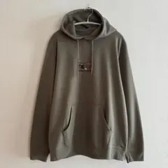 outdoorアウトドアカーキ色 刺繍デザイン パーカー