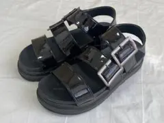 Shoes in Closet 厚底サンダルのサムネイル