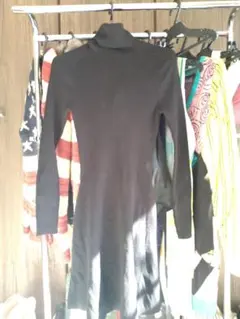 ブラックリブタートルネックワンピース